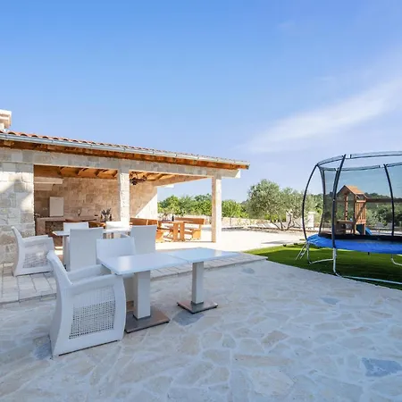 Σπίτι διακοπών Beautiful In With Wifi Slivnica